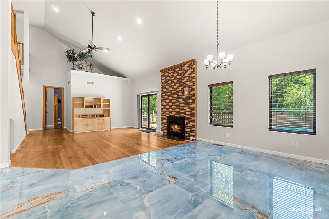 House in Lemont, Illinois, United States 5 - 18351024