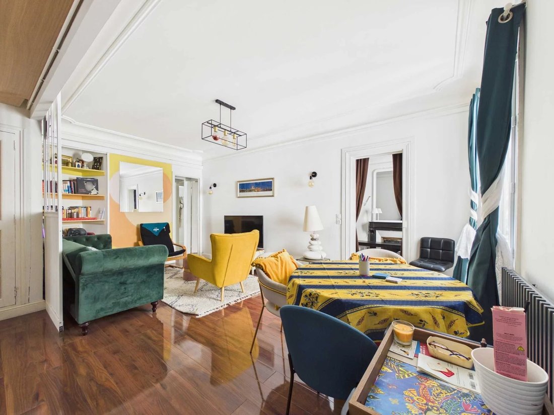 Apartment in Mairie, Paris 8e Arrondissement, Paris 4 - 18350798