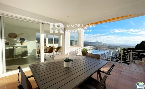 Villa en Rosas, Cataluña, España 1