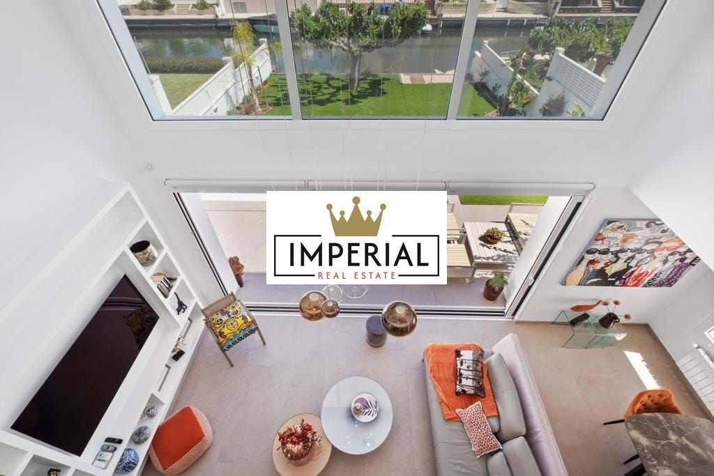 Villa in Empuriabrava, Catalonia, Spain 2 - 18351063
