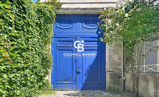 House in Centre Ville, La Rochelle, France 1