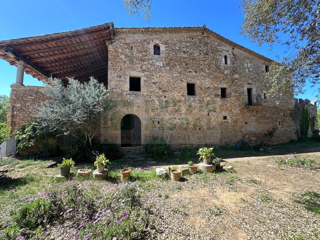 Finca in Serinya, Catalonia, Spain 1 - 18351467