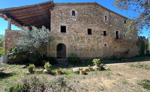 Finca in Serinya, Catalonia, Spain 1