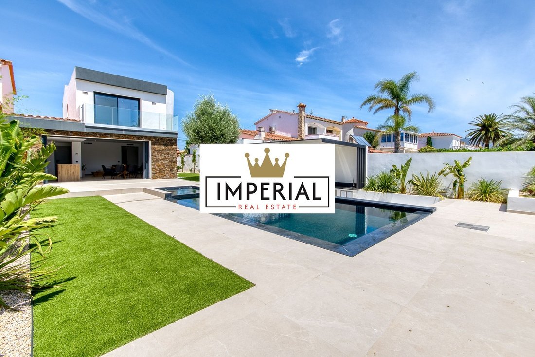 House in Empuriabrava, Catalonia, Spain 1 - 18352002