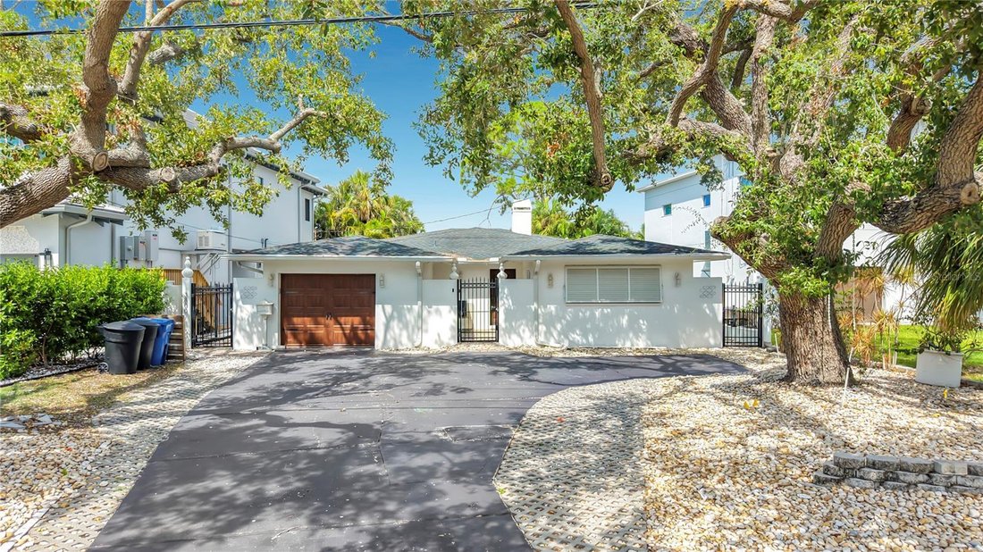 House in St. Petersburg, Florida, United States 1 - 18353458