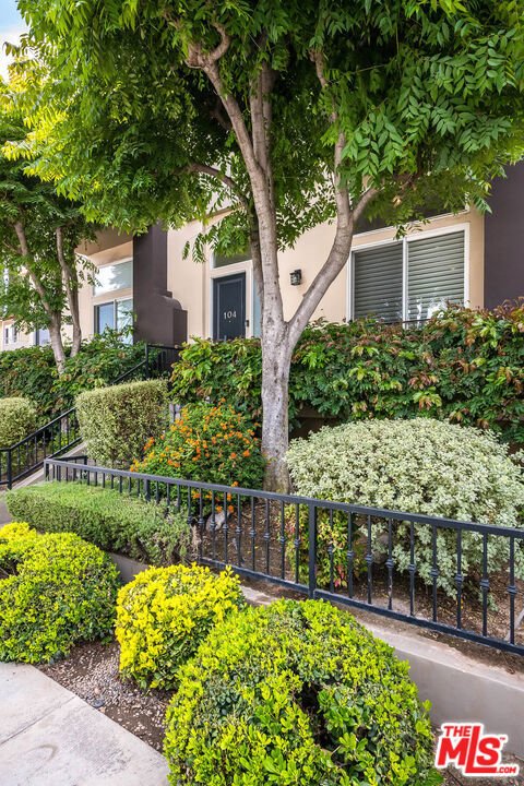 Townhouse in Los Angeles, California, United States 3 - 18354945