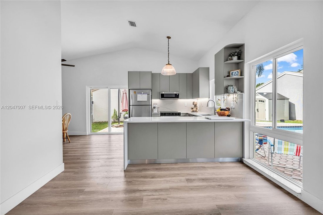House in Davie, Florida, United States 5 - 18352943