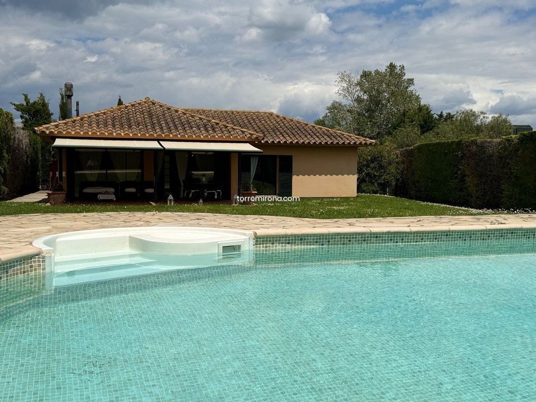 House in Navata, Catalonia, Spain 1 - 18351416