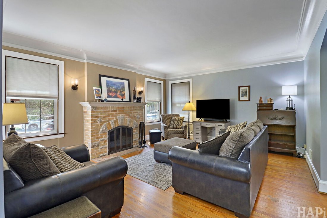 House in Skokie, Illinois, United States 3 - 18354634