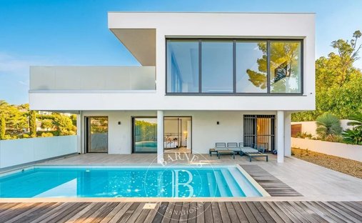 Villa in Les Issambres, Roquebrune-sur-Argens, France 1