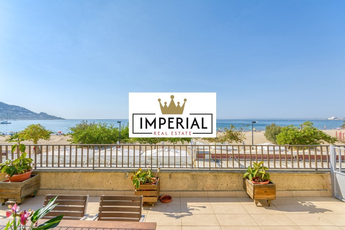 Apartment in Roses, Catalonia, Spain 2 - 18352533