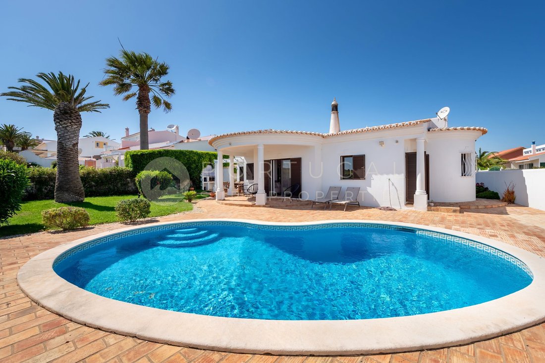 Villa in Vila do Bispo e Raposeira, Algarve, Portugal 1 - 18352934