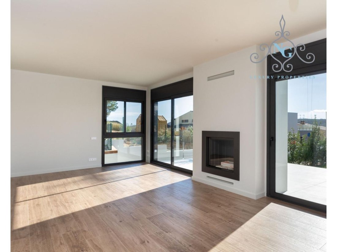 Townhouse in Santa Cristina d'Aro, Catalonia, Spain 4 - 18351046