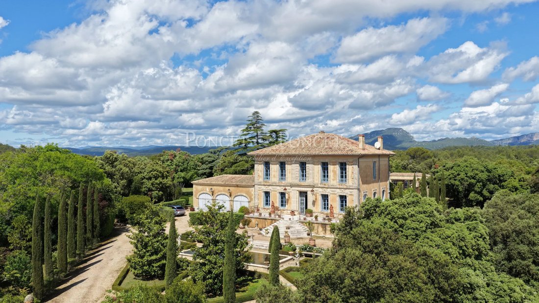 Estate in Centre Historique, Montpellier, France 1 - 18352548