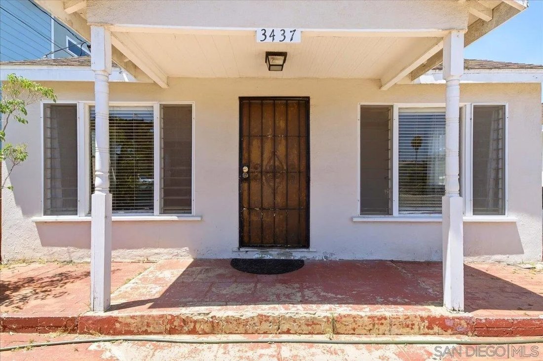 Carlsbad, California, United States 2 - 18158735