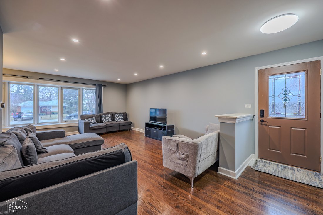 House in Morton Grove, Illinois, United States 2 - 18354700