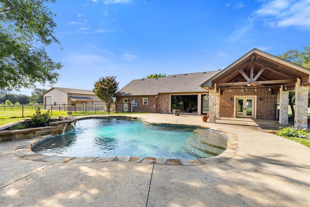 Farm Ranch in Weatherford, Texas, United States 2 - 18355219