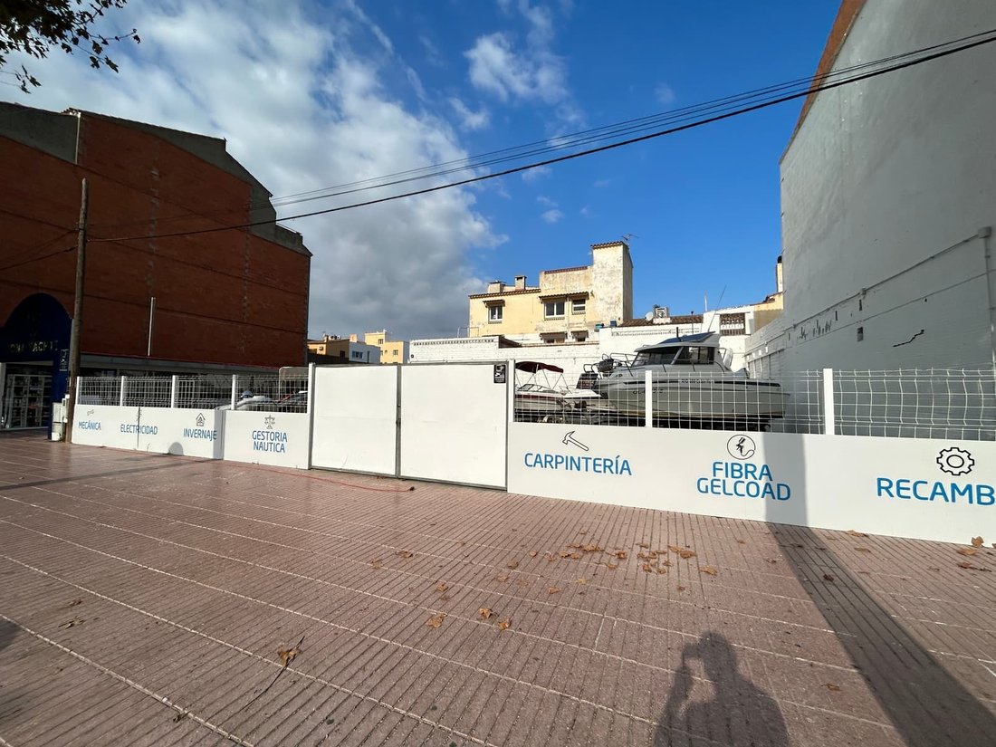 Land in Empuriabrava, Catalonia, Spain 3 - 18351150