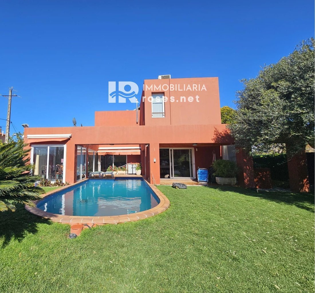 Chalet in Roses, Catalonia, Spain 1 - 18351313