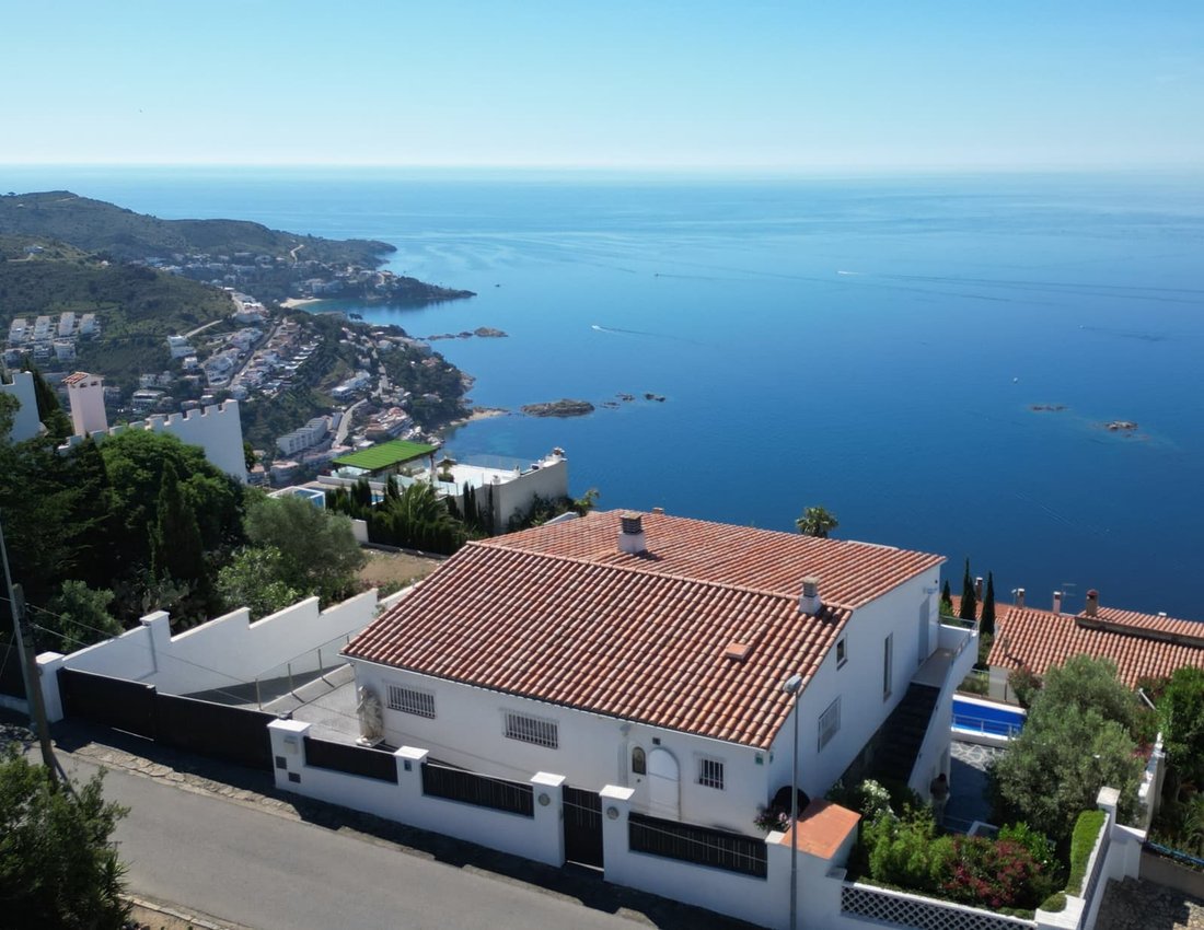 House in Roses, Catalonia, Spain 2 - 18351639