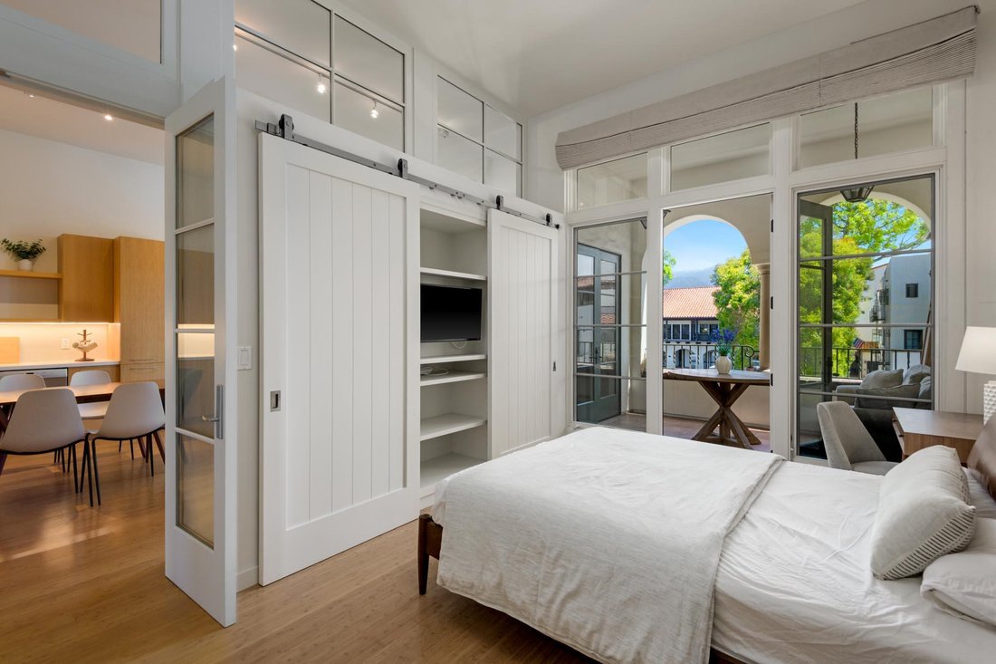 Condo in Santa Barbara, California, United States 5 - 18353663