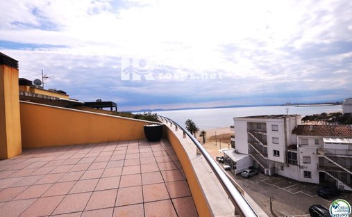 Penthouse in Roses, Catalonia, Spain 1