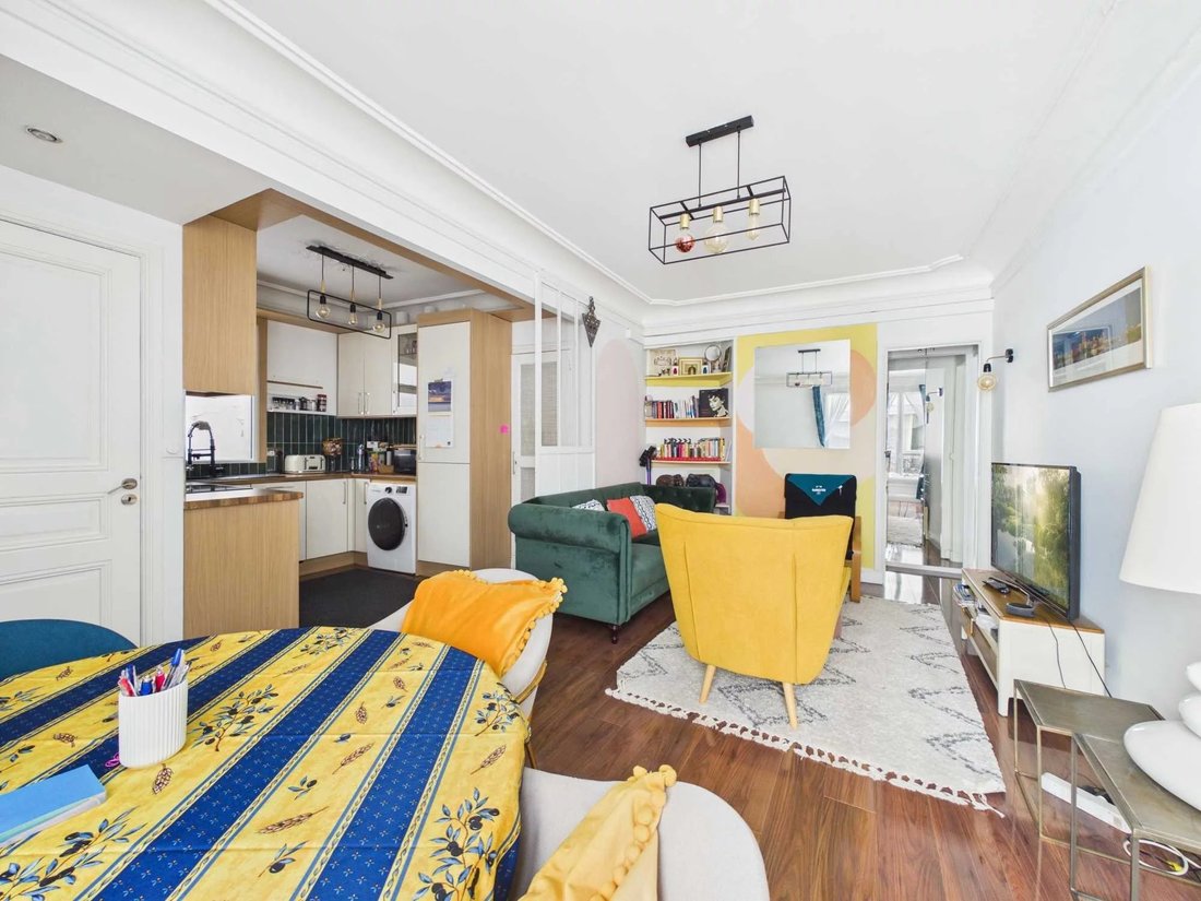 Apartment in Mairie, Paris 8e Arrondissement, Paris 3 - 18350798
