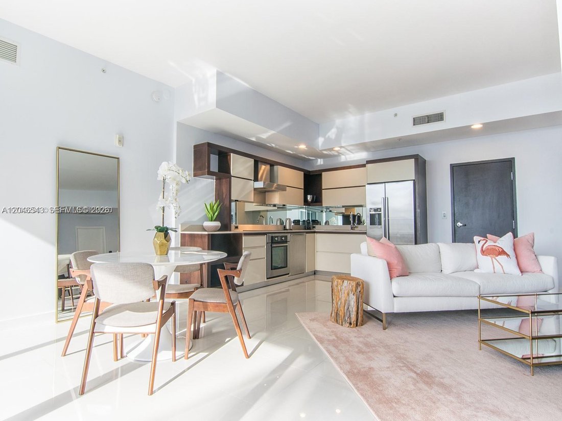 Condo in Miami Beach, Florida, United States 3 - 18355543