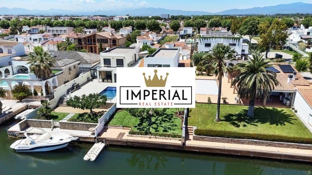 Villa in Empuriabrava, Catalonia, Spain 4 - 18351063
