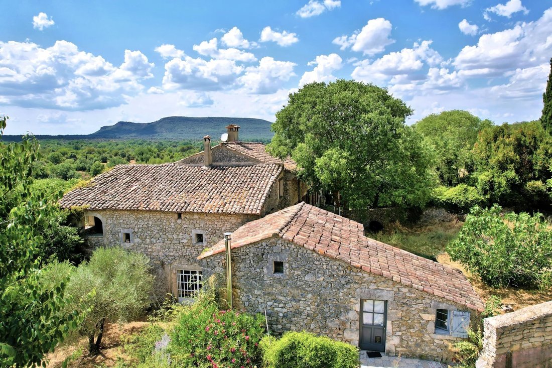 Estate in Uzès, Occitania, France 1 - 18355837