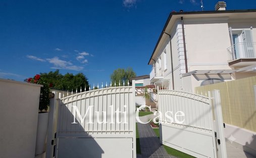 Villa a Motrone, Pietrasanta, Italia 1