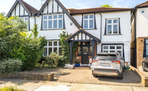House in Surbiton, Royal Borough of Kingston upon Thames, England 1