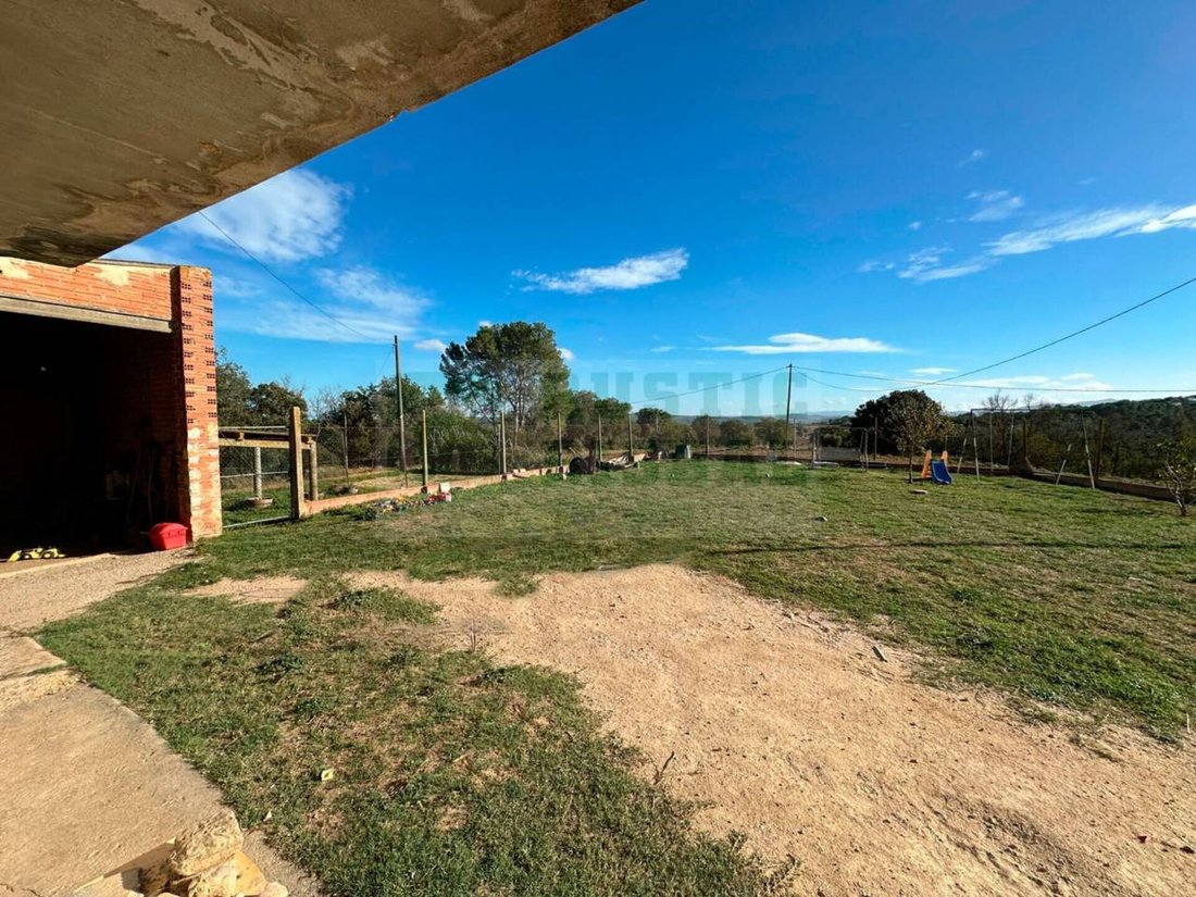 Country House in Sant Jordi Desvalls, Catalonia, Spain 4 - 18351597