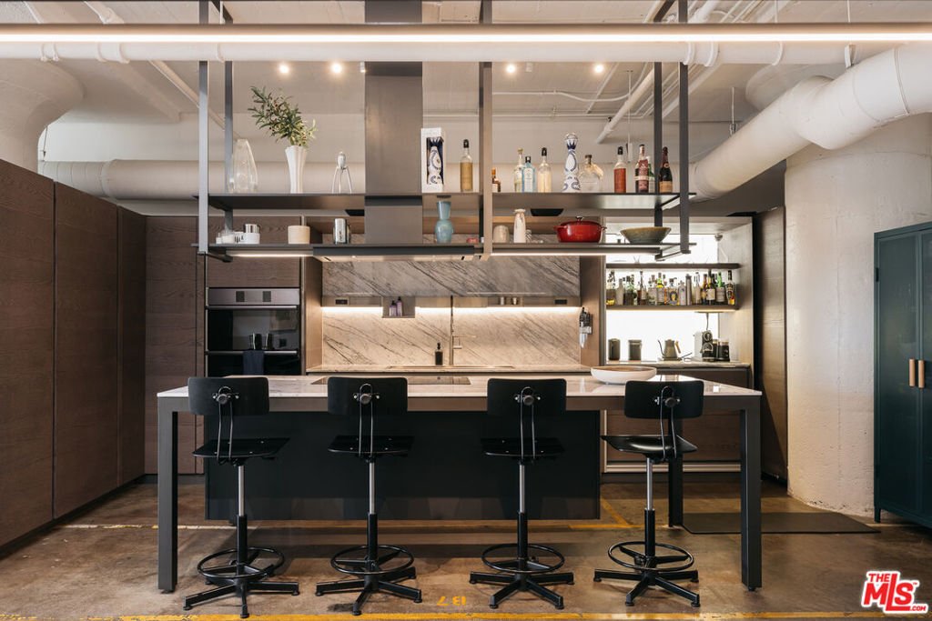 Condo in Los Angeles, California, United States 3 - 18354997