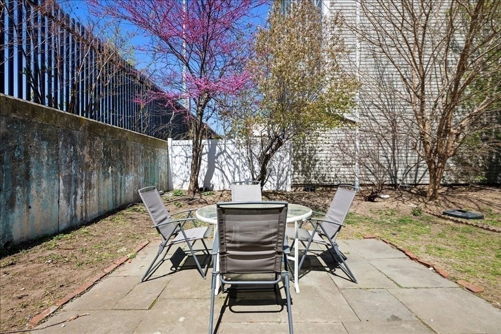 Condo in Somerville, Massachusetts, United States 1 - 17800027