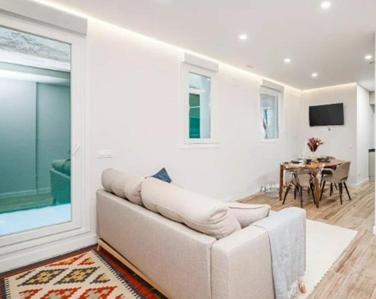 Apartment in Chamberi, Madrid, Spain 5 - 18355418