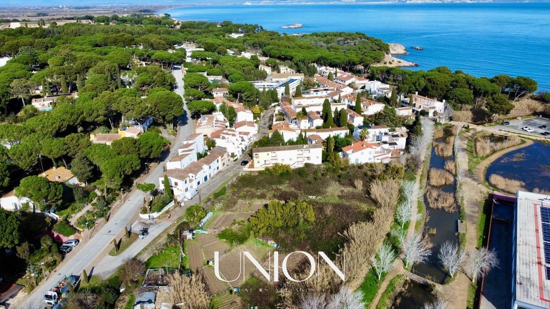 Land in l'Escala, Catalonia, Spain 5 - 18351070