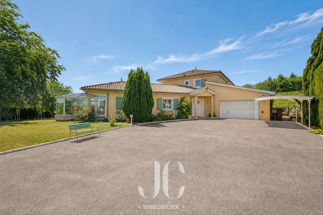 House in Saint-Cyr-sur-le-Rhone, Auvergne-Rhône-Alpes, France 1 - 17760025