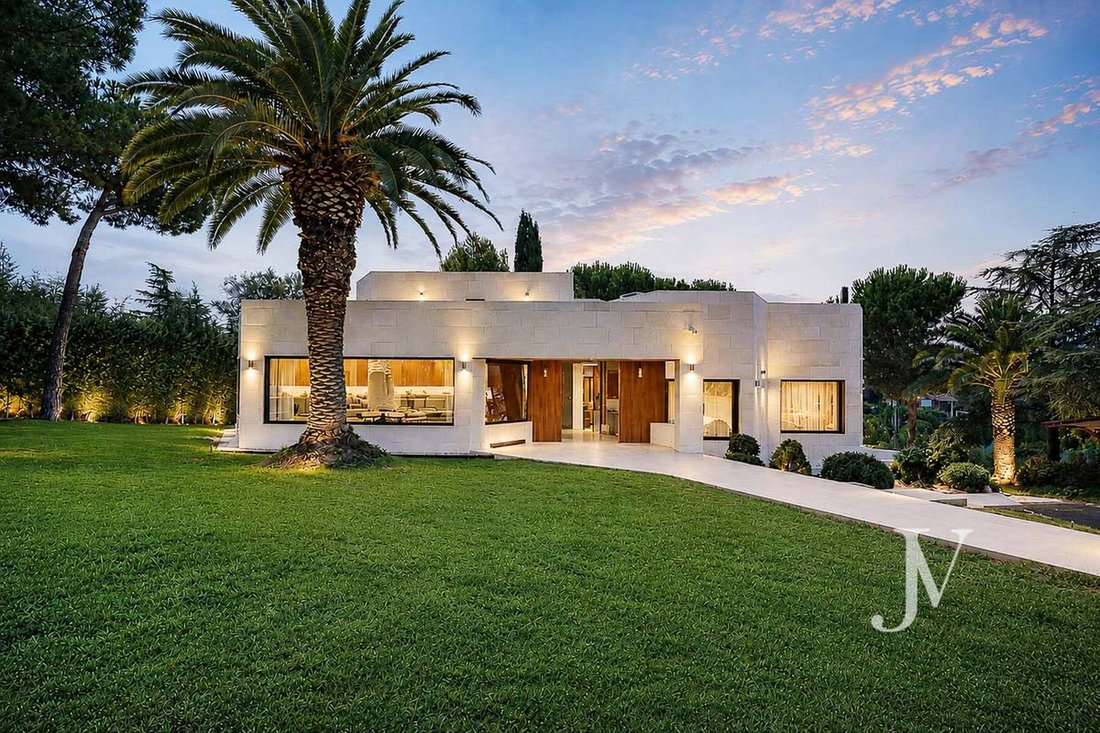 Villa in Fuencarral-El Pardo, Madrid, Spanien 1 - 18355802