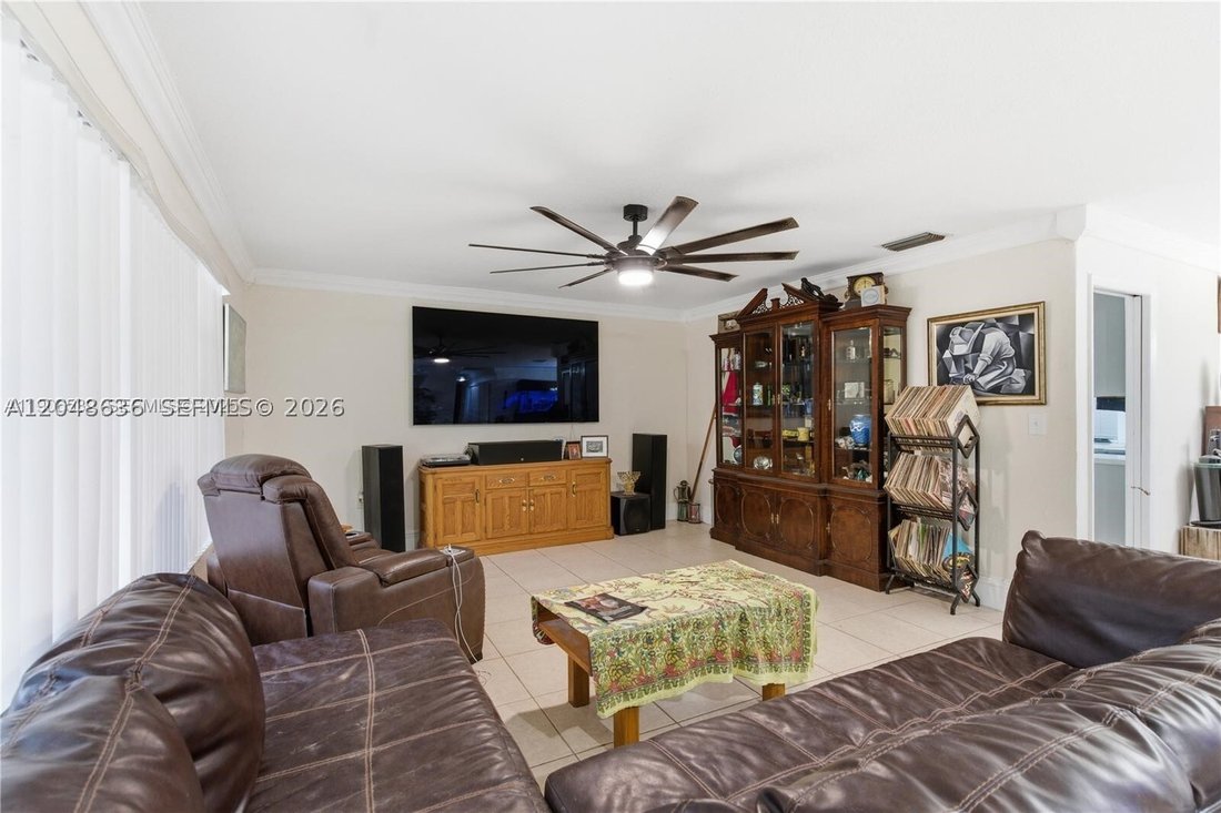House in Miami, Florida, United States 4 - 18354257