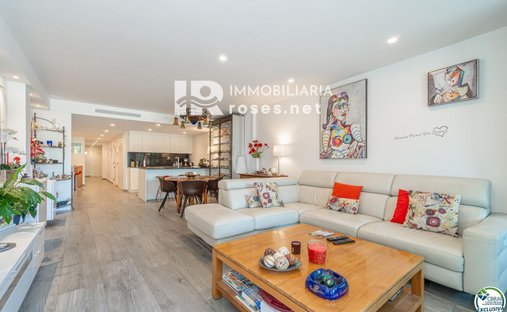 Apartment in Roses, Catalonia, Spain 1