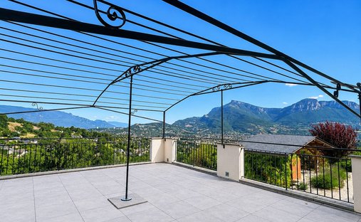 House in Barberaz, Auvergne-Rhône-Alpes, France 1