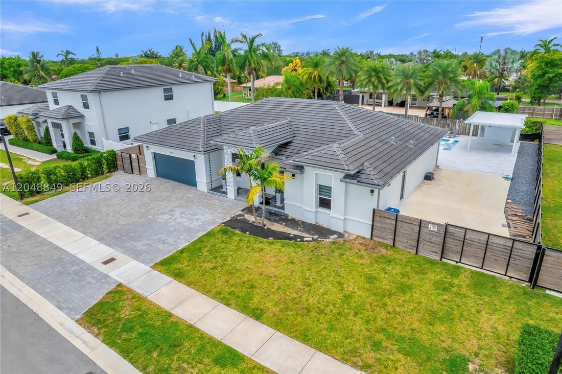 House in Miami, Florida, United States 4 - 18354347