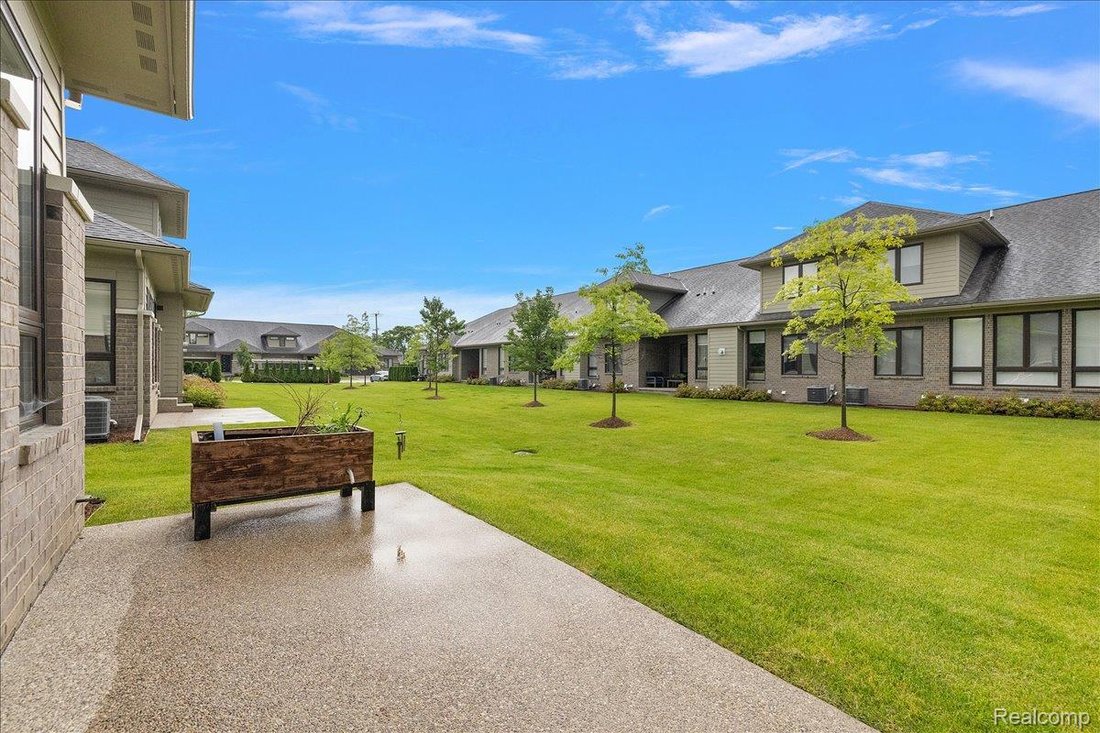Condo in Farmington Hills, Michigan, United States 2 - 17095453