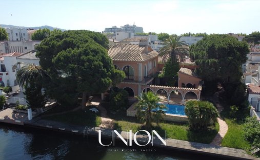 Villa in Empuriabrava, Catalonia, Spain 1