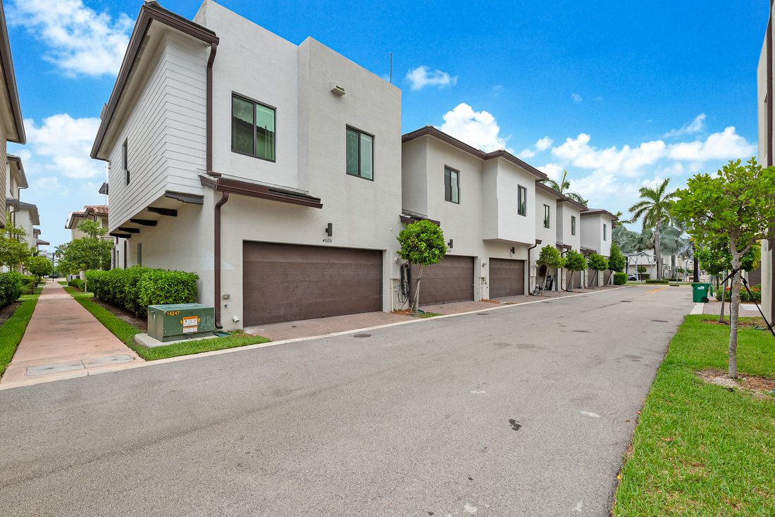 House in Miami Springs, Florida, United States 2 - 18353014