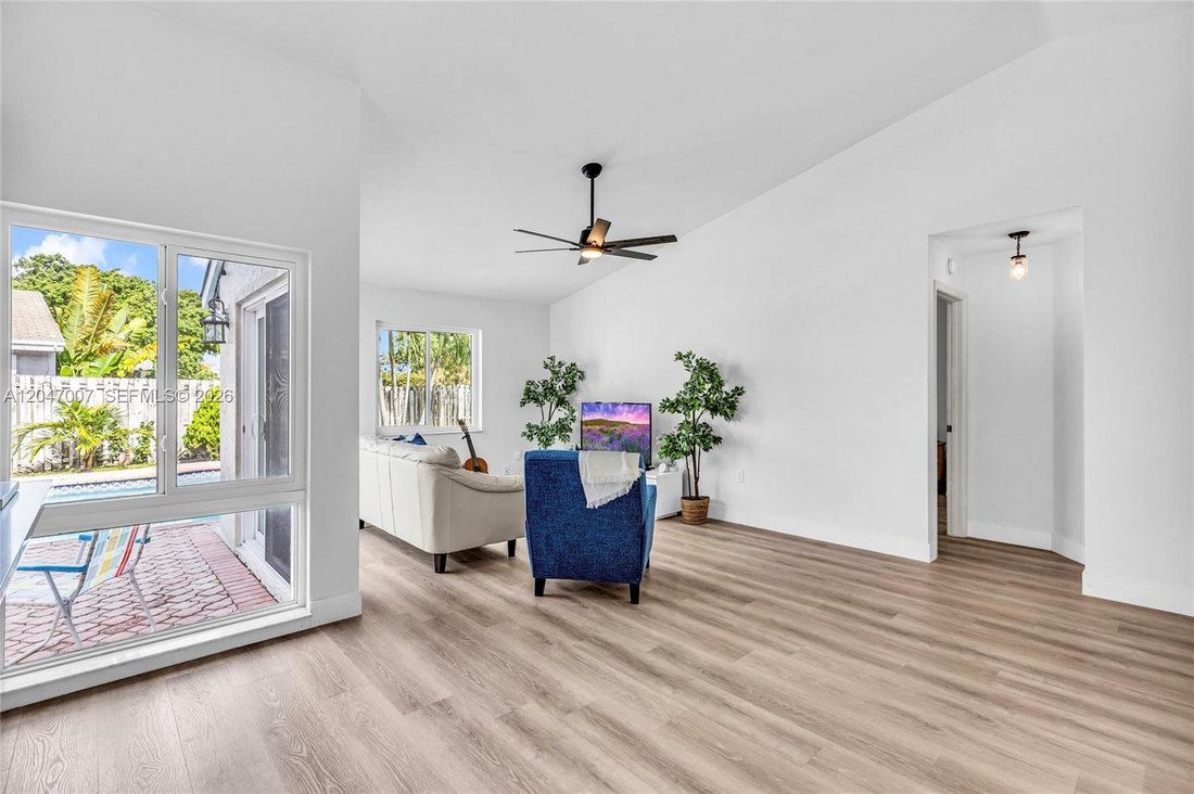 House in Davie, Florida, United States 4 - 18352943