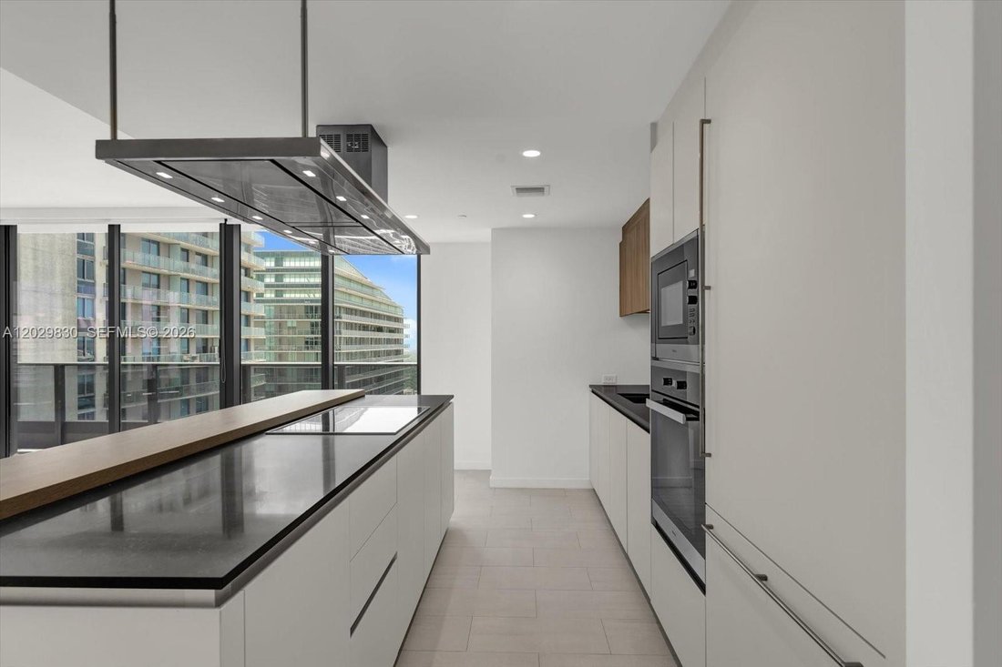 Condo in Miami, Florida, United States 5 - 18355575