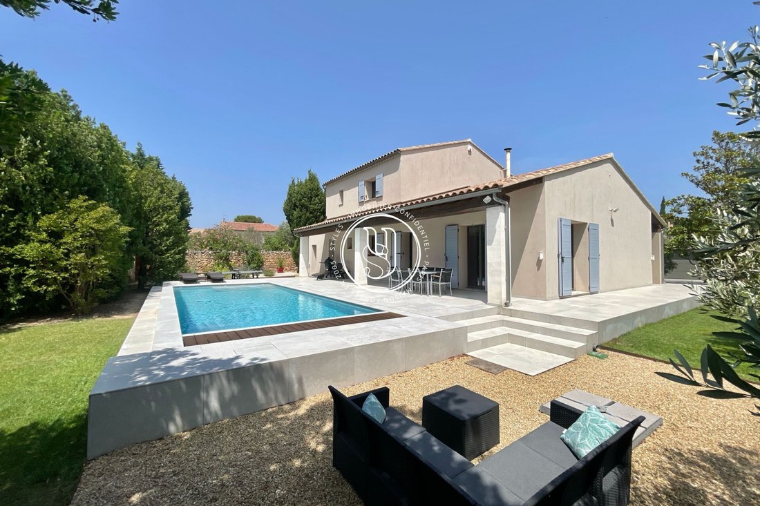 Villa in Saint-Rémy-de-Provence, Provence-Alpes-Côte d'Azur, France 1 - 18352344