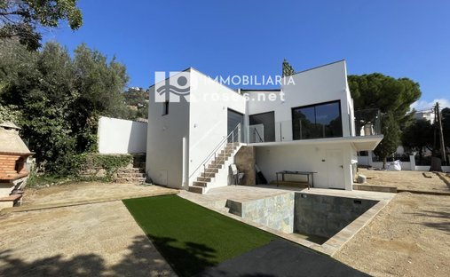 Villa in Roses, Catalonia, Spain 1